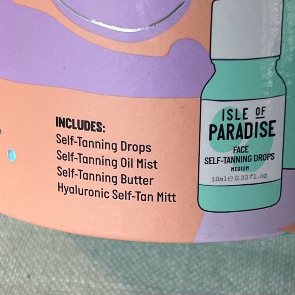 Isle of Paradise Self-Tanning Kit - Medium - Picture 3 of 3
